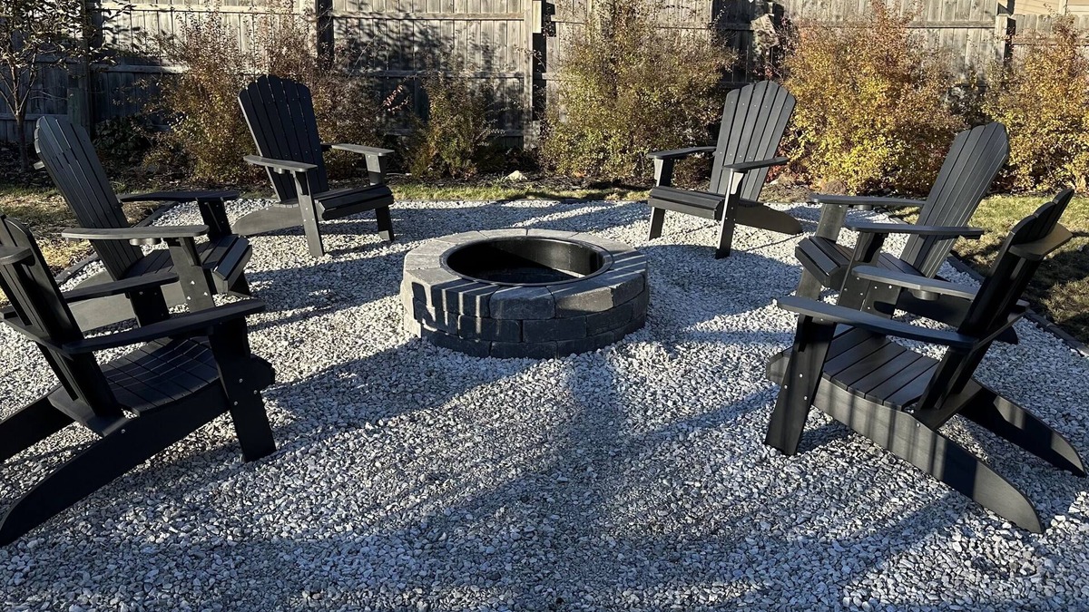 St Ignace House | Victorian charmer just steps from the lake!