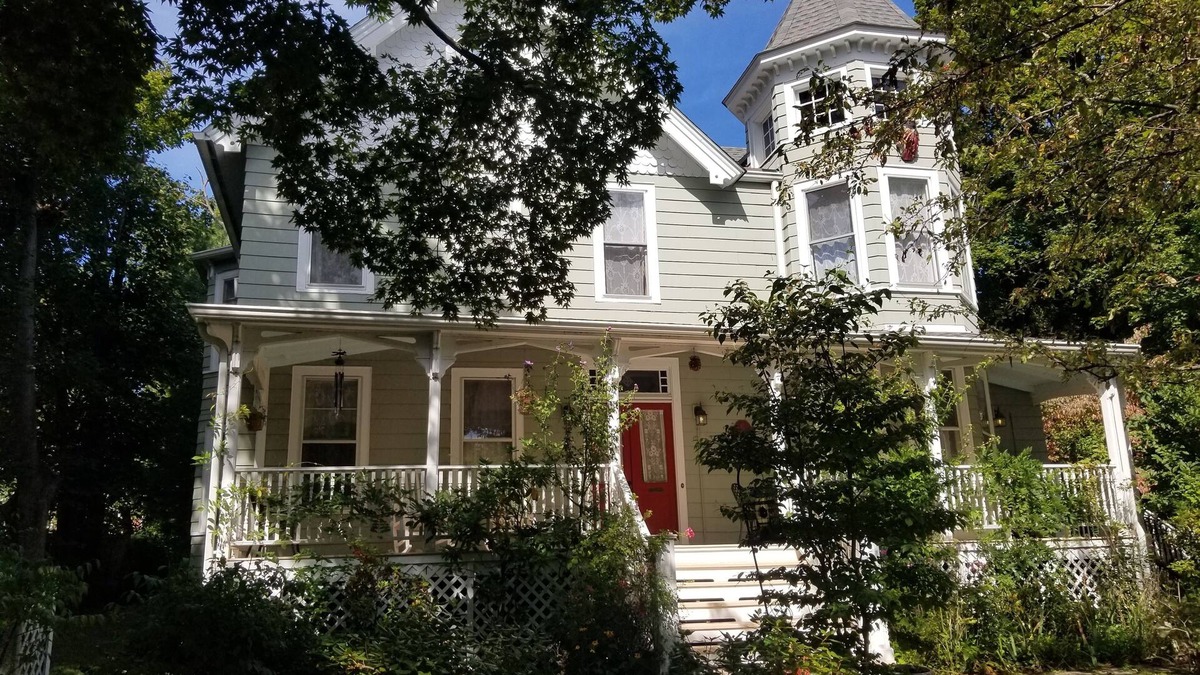 Beacon Apartment | Victorian House circa 1870, Furnished, 2 story, 3 BR Apt. in Historic District
