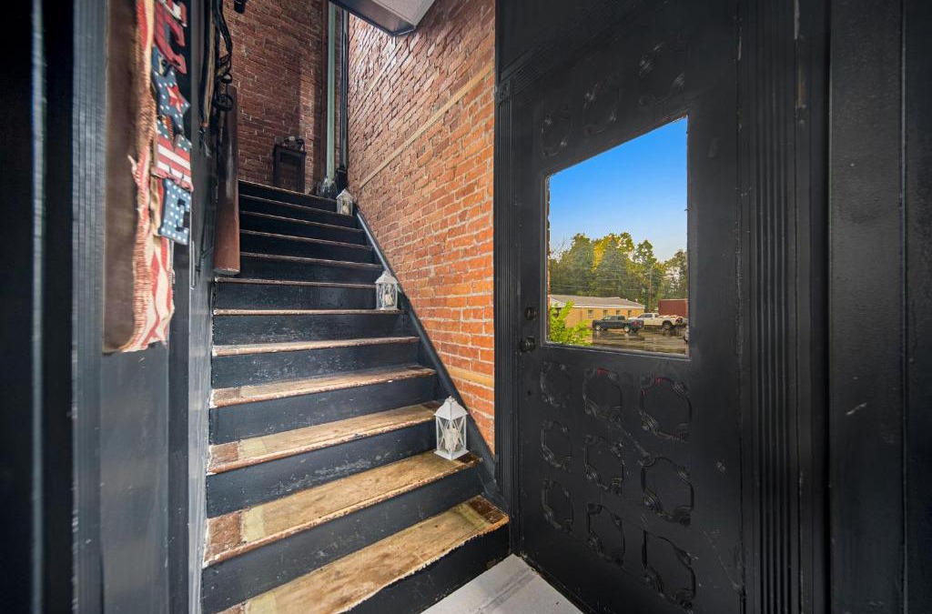 Concord Apartment | Victorian loft
