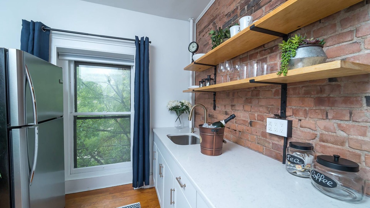 Troy Apartment | Victorian on Fifth Ave, Downtown Troy