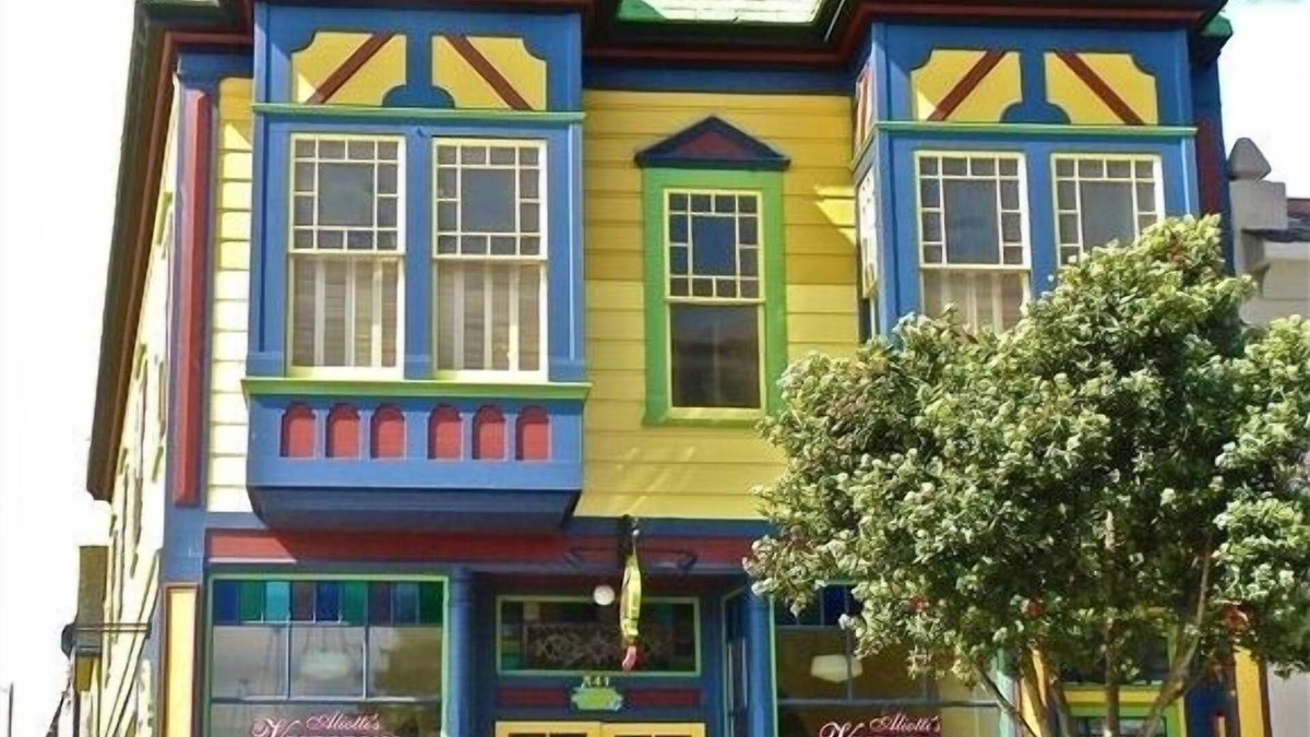 Pacific Grove House | Victorian Penthouse right in the heart of downtown and close to the beach