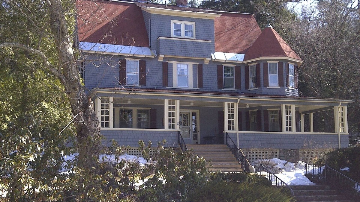 Jefferson House | Victorian Splendor Amidst the Mountains
