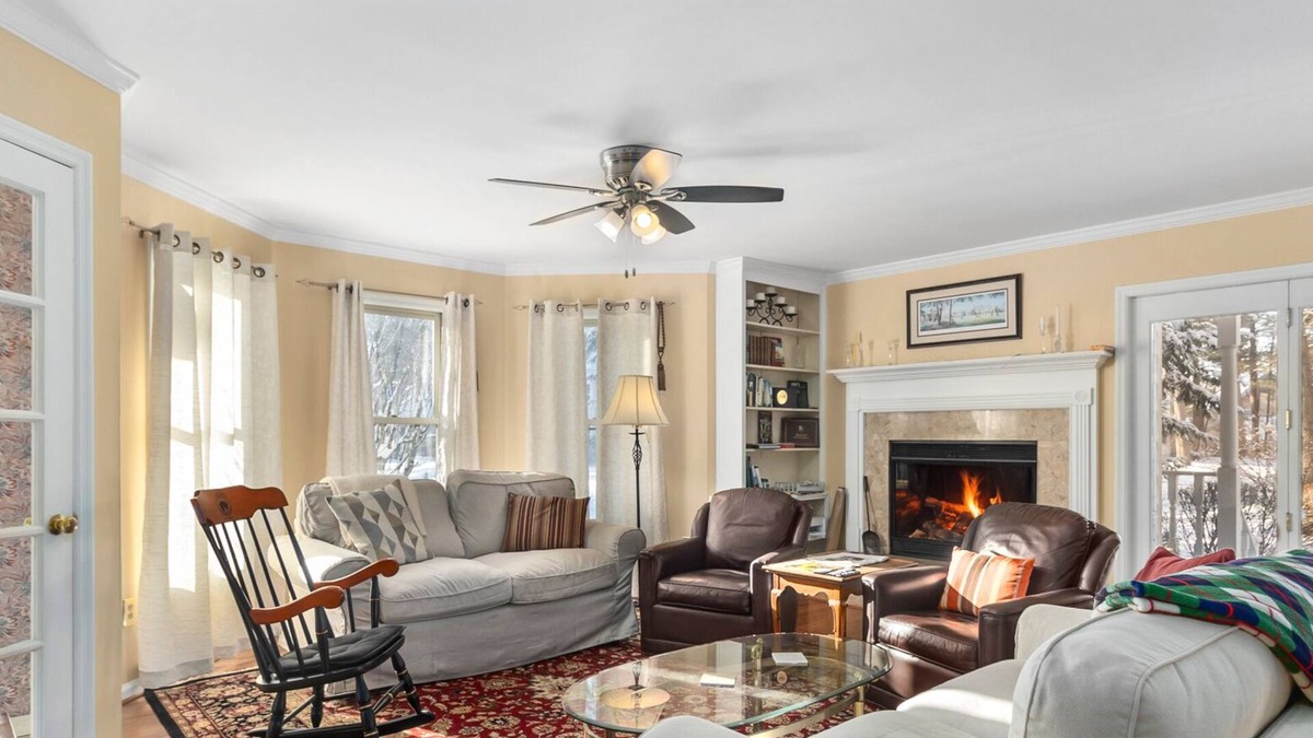 Saratoga Springs House | Victorian-style Gem of a Townhome