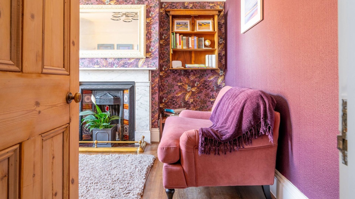 East Runton Cottage | Victorian terrace apartment situated in the heart of Cromer near the beach