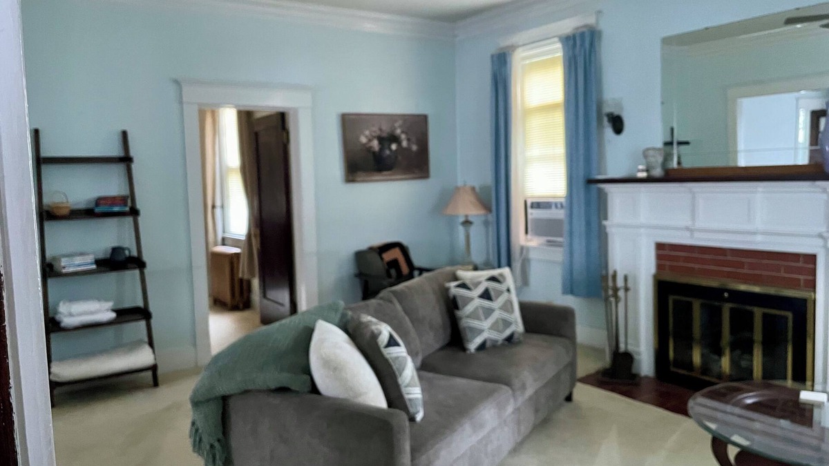DuBois House | Victorian Townhome with Fenced Yard, Walkable area
