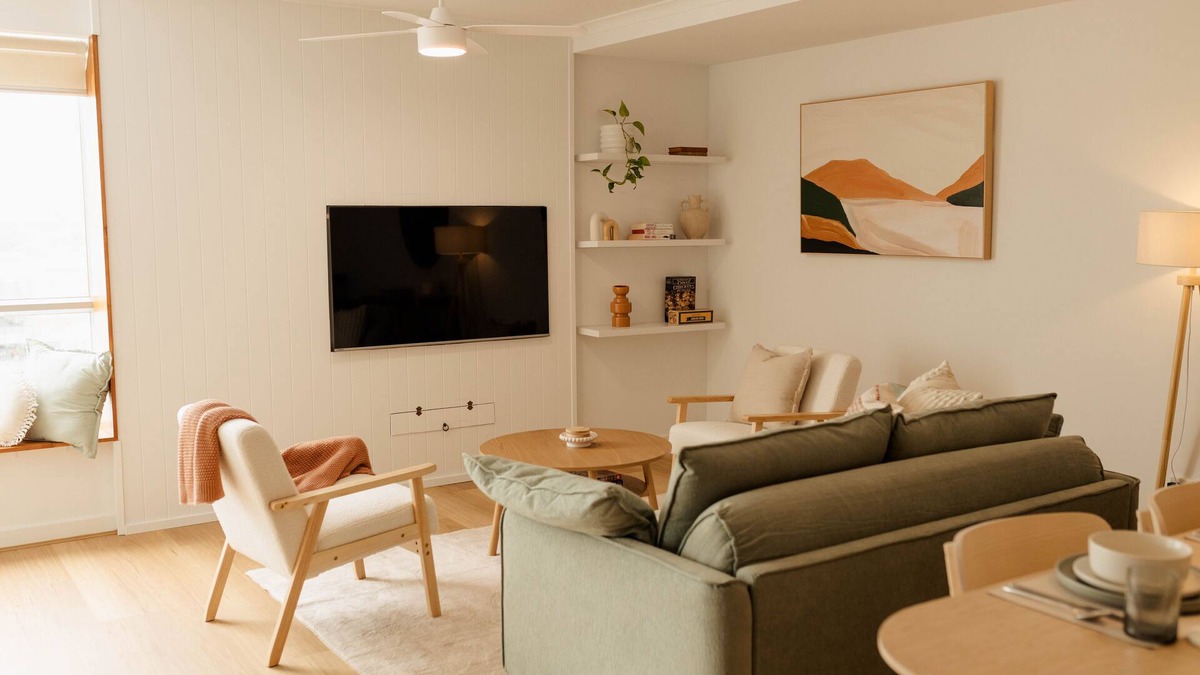 Newcastle West Apartment | Vida Central - 2 Bedroom, 1.5 bathroom apartment w/free parking + pool & gym