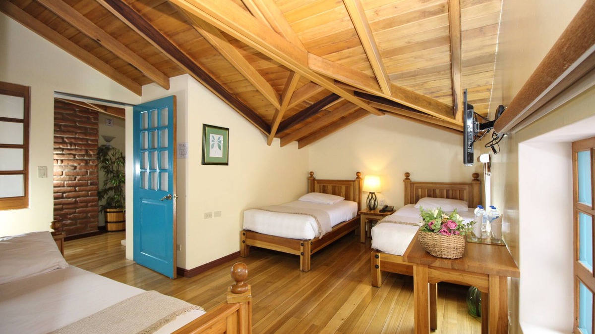 La Colon Hotel | Vieja Cuba Hotel