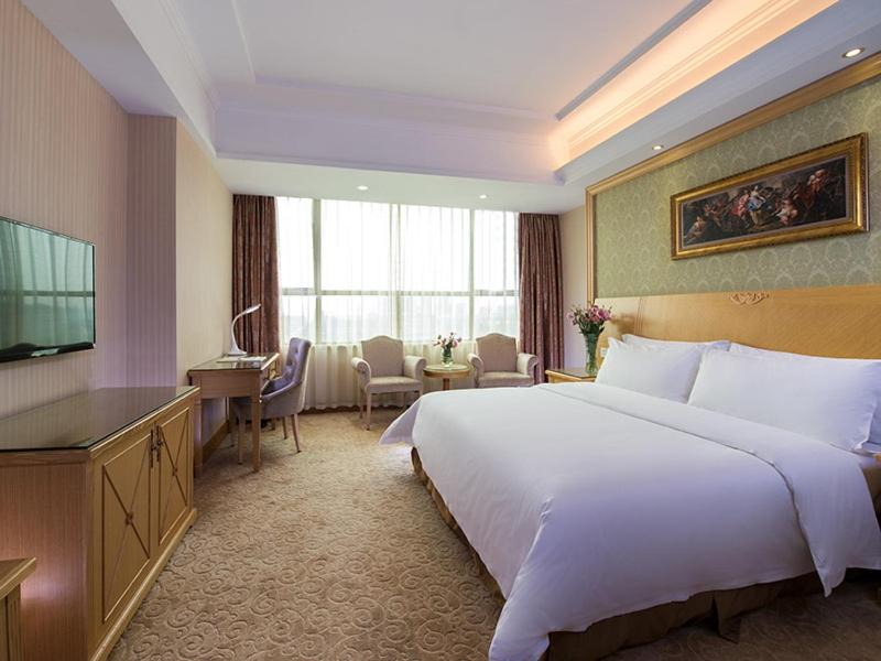 Lincun Hotel | Vienna Hotel Dongguan Tangxia Lincun Square