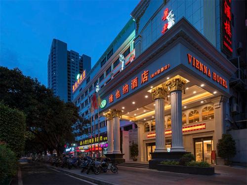 Fengze District Hotel | Vienna Hotel (Quanzhou Bus Station)