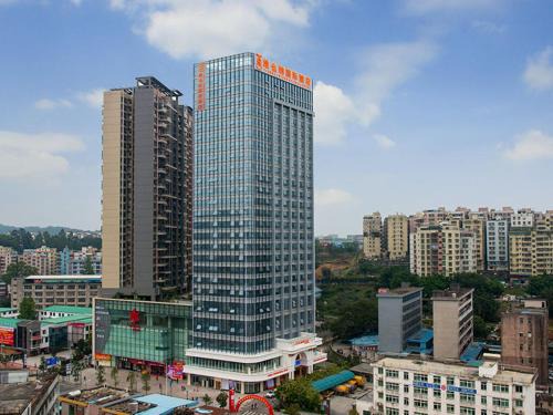 Buji Hotel | Vienna International Hotel Shenzhen Xiashuijing Metro Station