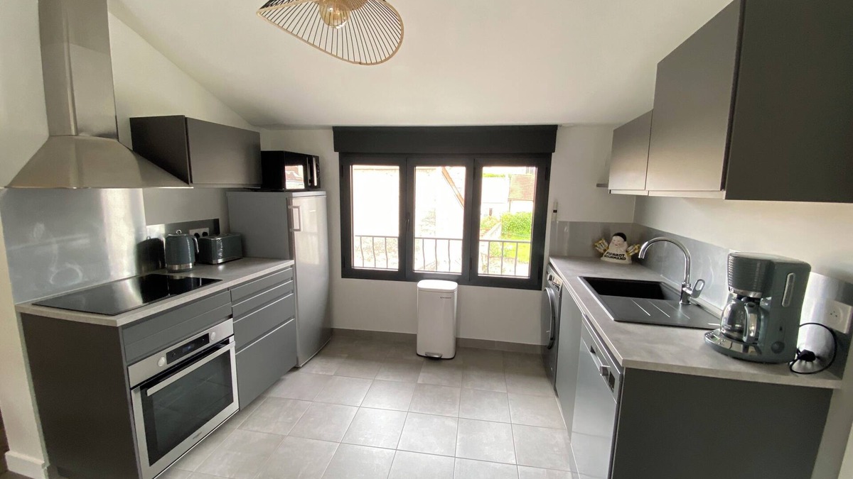 Etrechy Apartment | " Viens je Temmène "
