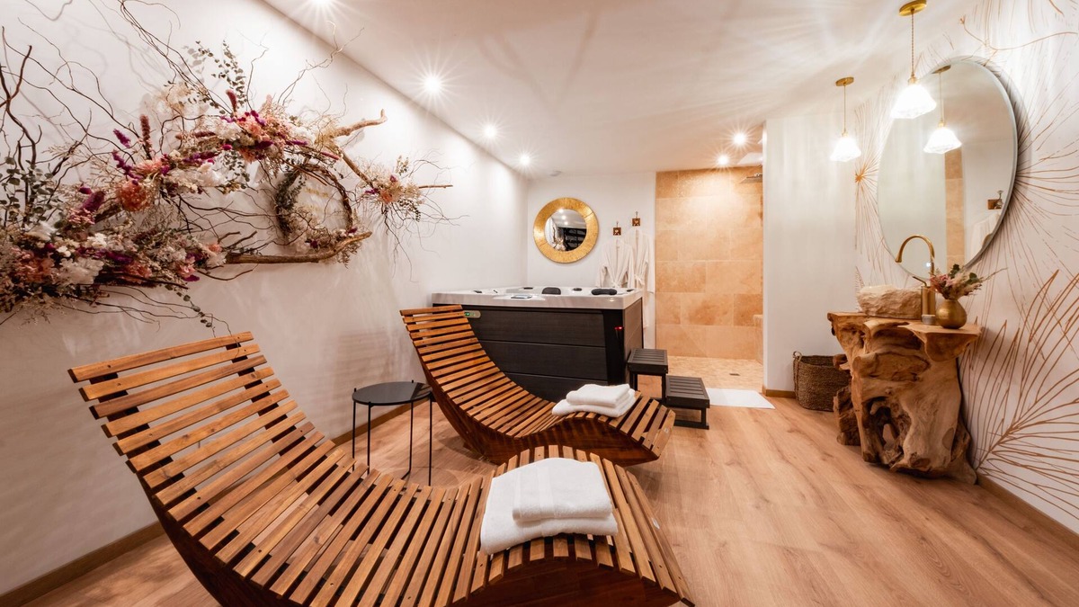 Romorantin-Lanthenay House | Viens on S'aime - Suite Avec Jacuzzi et Sauna Privatifs en Sologne