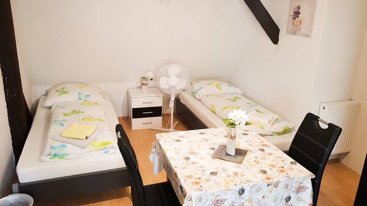 Gemarkung Hechingen Apartment | Vierbettzimmer mit Bad