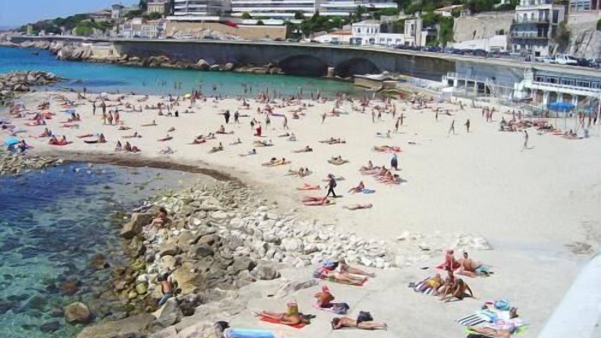 Opera Apartment | Vieux-port apartment, ideally placed for visiting Marseille