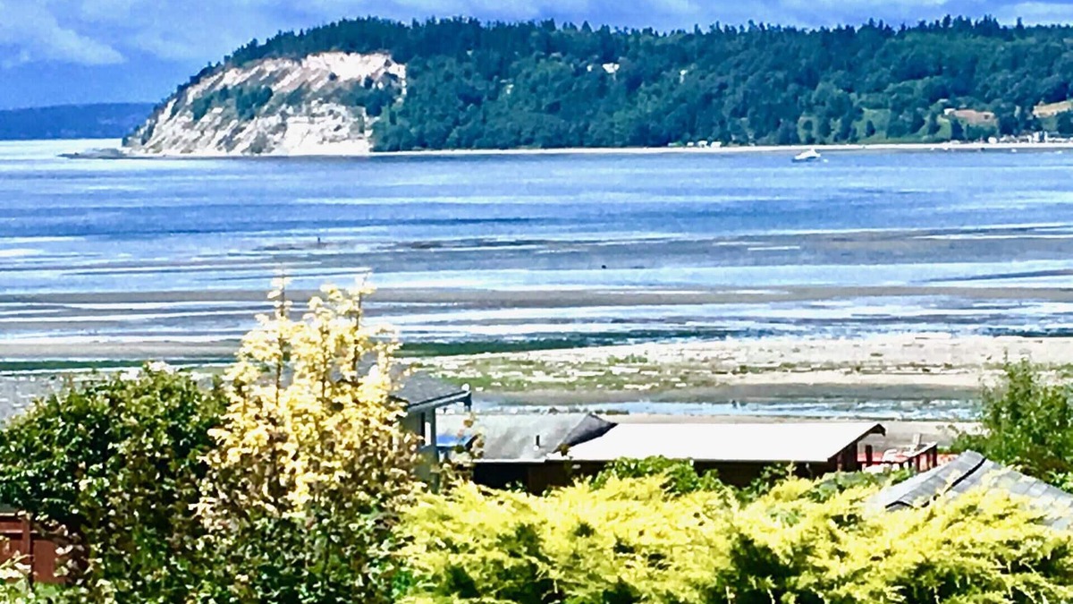 Clinton House | View Beach Whidbey Retreat Cottage+cottage for 8