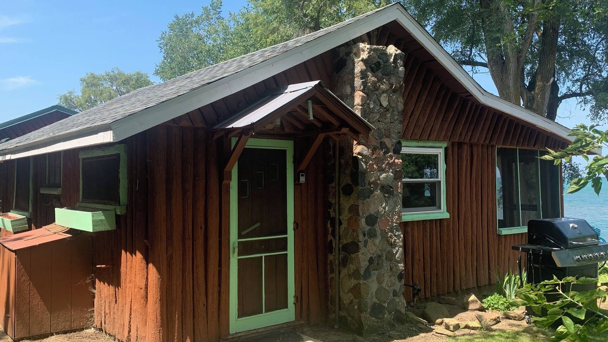 Port Hope Cottage | View glorious sunrises and sunsets from this cozy cabin right on Lake Huron! 🌅