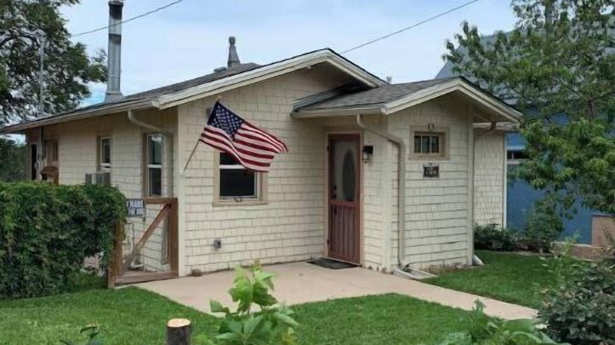 Trinidad Cottage | View of the Town at Carr's Cottage