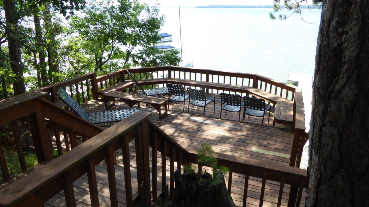 Higgins Lake Cottage | View, private lakefront, deck & dock, quiet forest. Beautiful cottage and lake