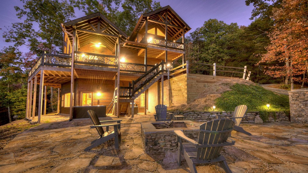 Ridges Over the Lake Cabin | View-Topia - Stunning Views, Hot tub, and Firepit!