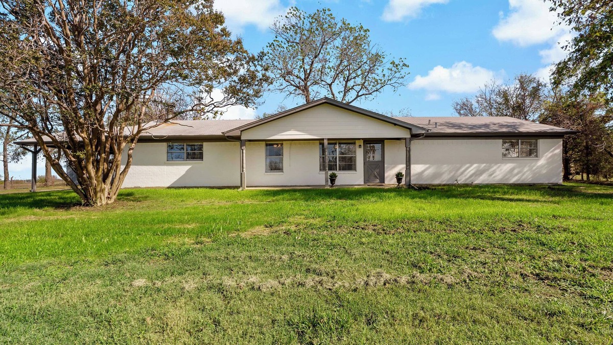 Dodd City House | Viewpoint at Bois D'arc Lake