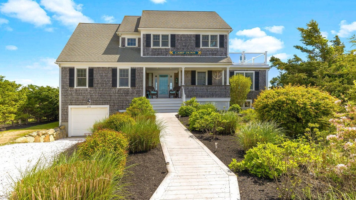 West Dennis House | Views! Four bedroom sleeping 8 with views of West Dennis Beach