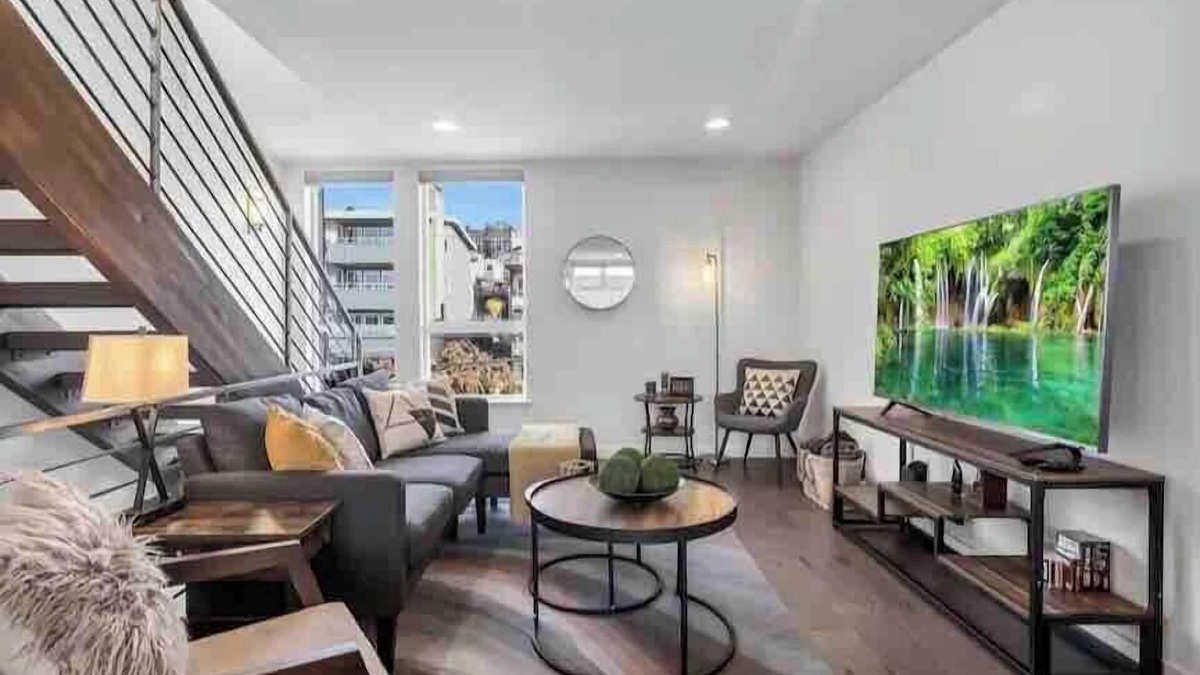Eastlake House | Views of Lake Union and Seattle Skyline