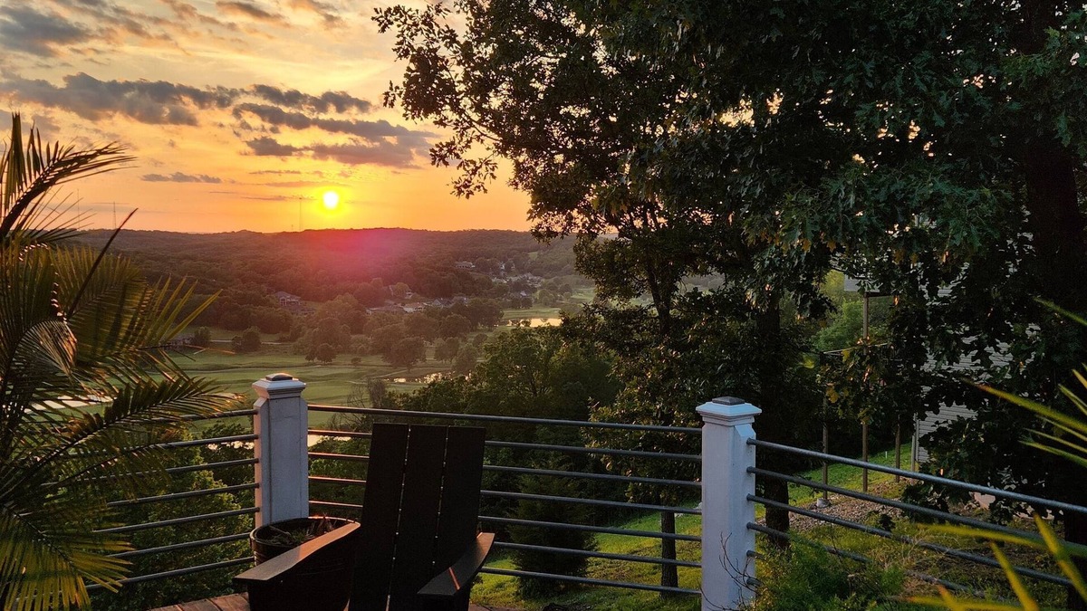 Kaiser House | Views of Osage Golf Course & Osage River, 3 Balconies, Game Room, Sleeps 9