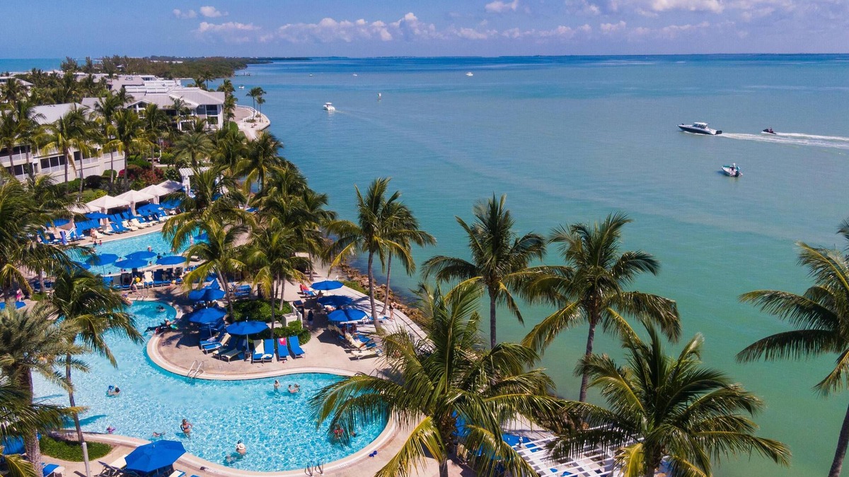 Captiva Resort | Views of the Bay from Large Screened Porch - Steps to Beach, Pool & Restaurants