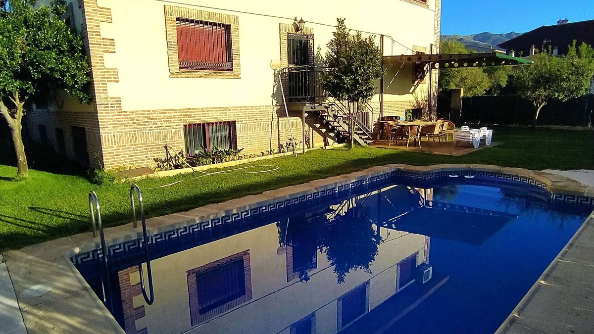 Candeleda House | Views of the Sierra de Gredos and pool for hot summers