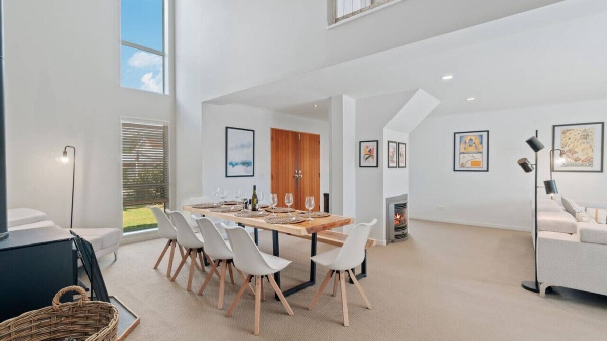 Wanaka House | Views On Koru | Lake & Mountain Views