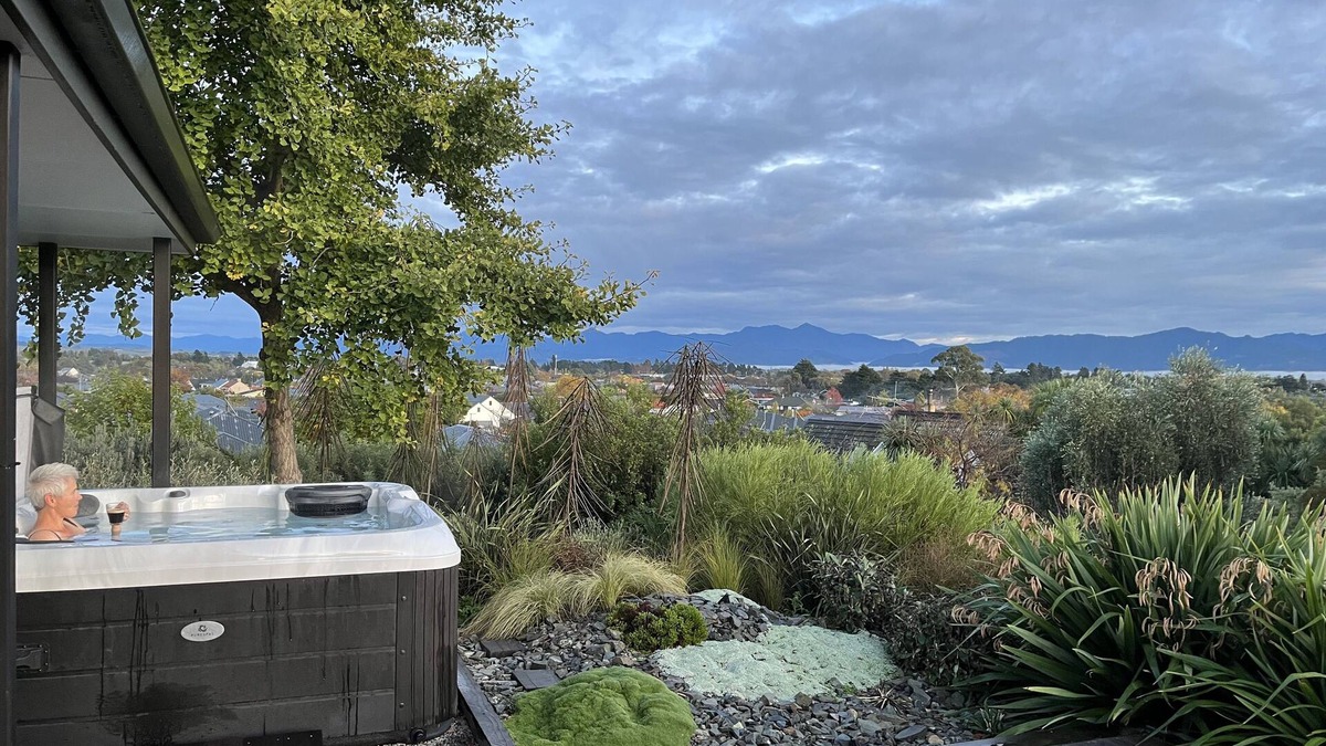 Blenheim House | Views over Blenheim - Blenheim Holiday Home