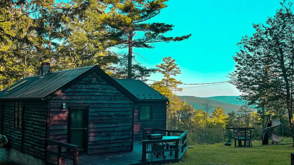 Fultonham Cabin | Views, Pines & Perfect Vibes