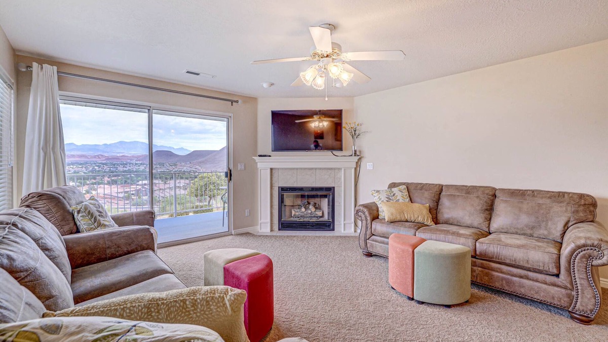 St. George Condo | Views, Pools, and Sweet Comfort - Las Palmas 3 bedroom/2 bath condo