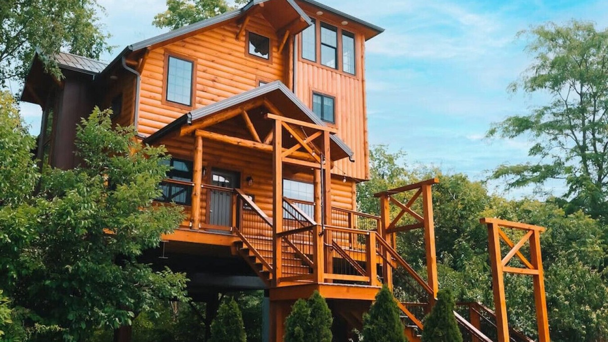 Millersburg Cabin | VIEWS! Skyview Treehouse @ Berlin Woods