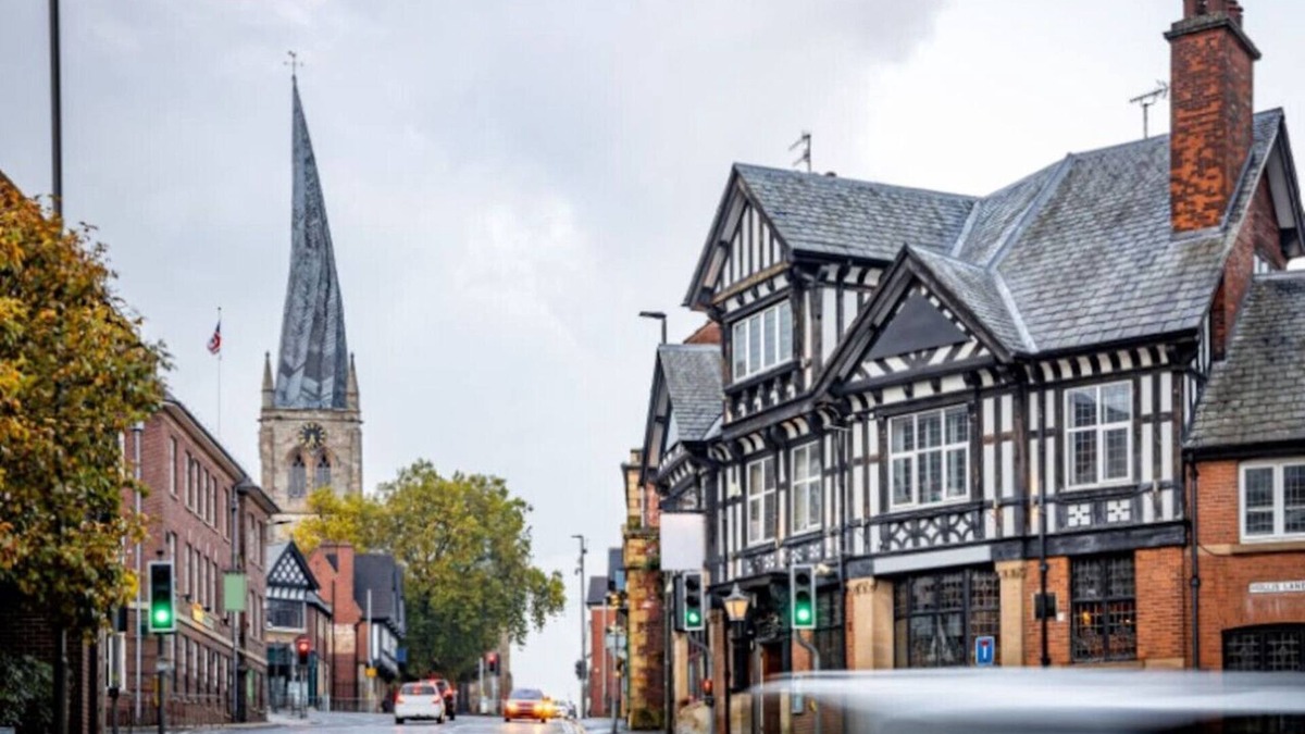 Chesterfield House | Viewtopia House, Chesterfield
