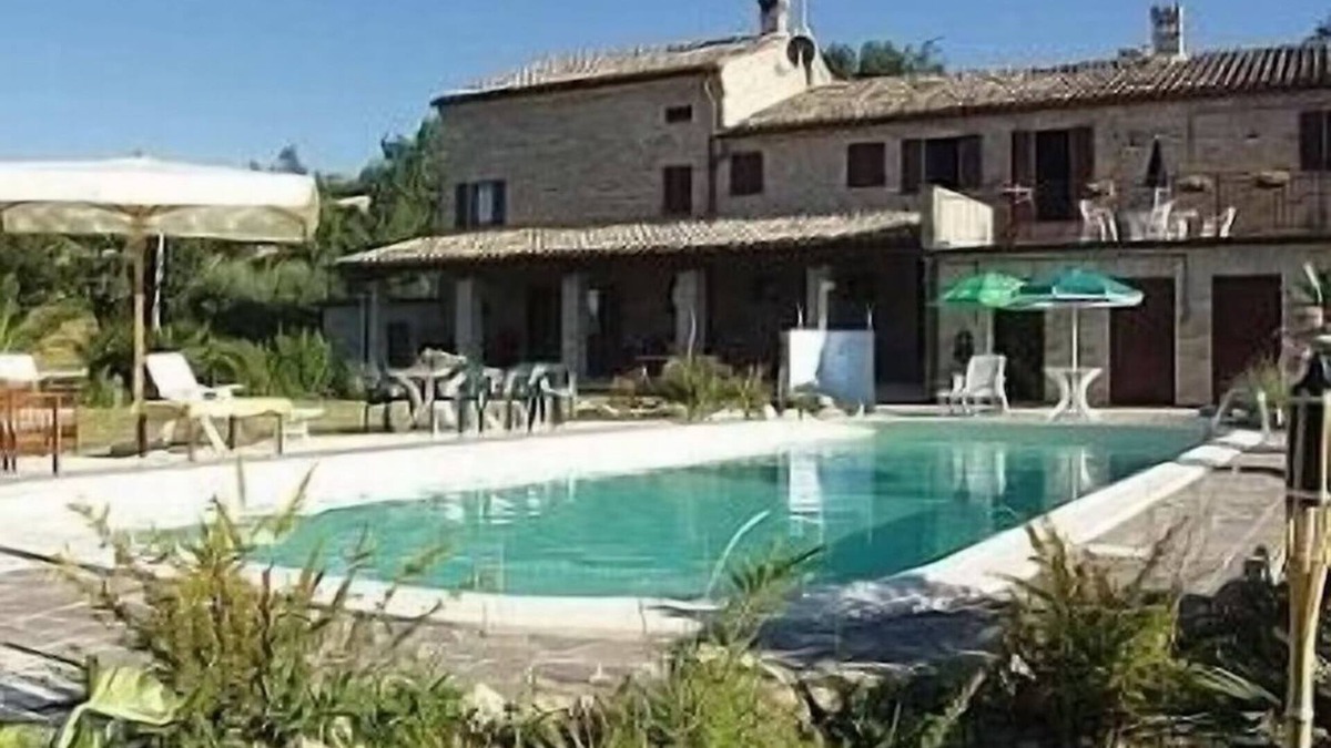 Santa Vittoria in Matenano House | Villa with private pool between the Adriatic beaches and Monti Sibillini National Park