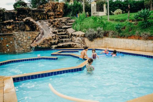 Vale dos Pinheiros Hotel | Vila Chico