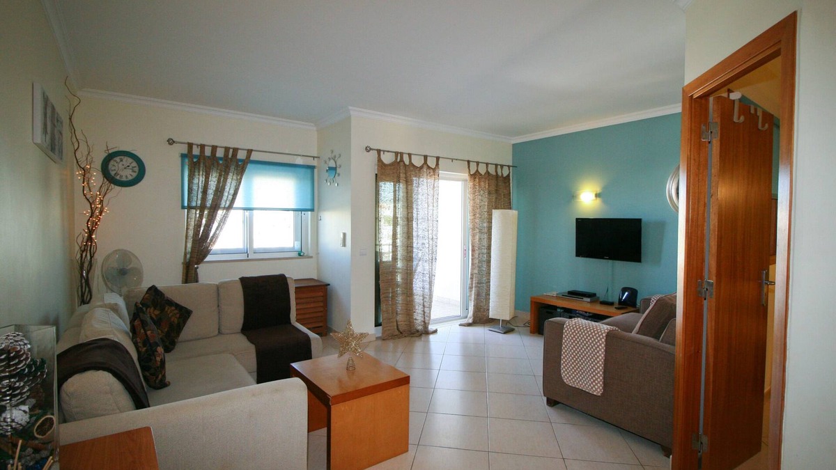 Alvor Apartment | Vila da Praia Private Complex full Sky/BT Sports + UK TV & free WIFI