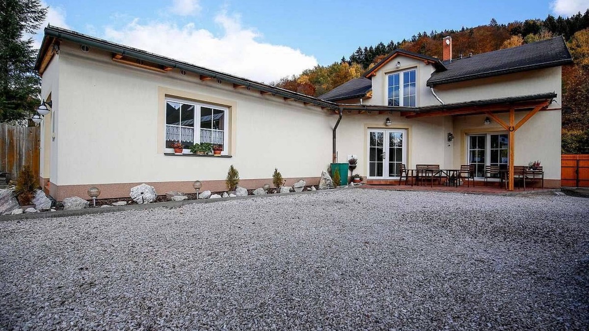 Svoboda nad Upou Ski Chalet | Vila Lumina - Five Bedroom Chalet, Sleeps 14