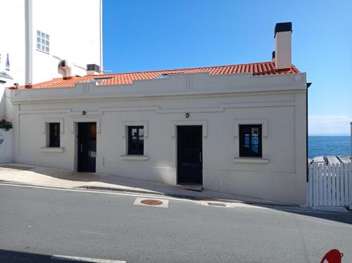 Laracha Apartment | Vila Mariña. Casa marinera con terraza sobre el mar en Caión