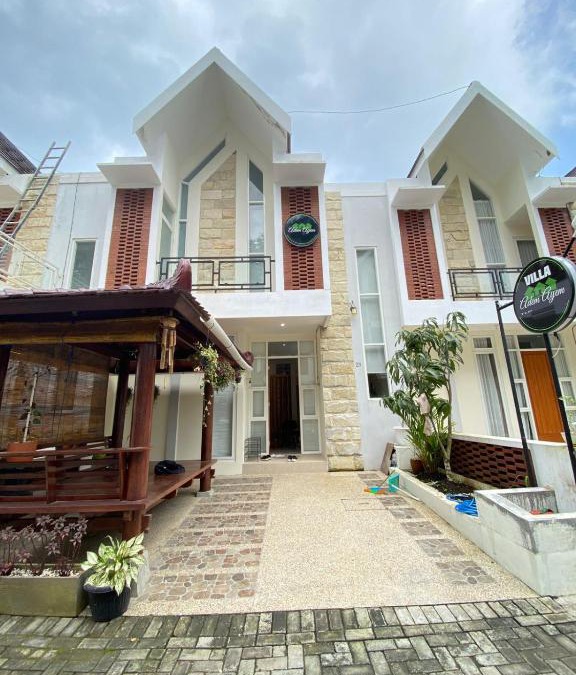 Oro Oro Ombo Villa | Vila Permata Adem Ayem