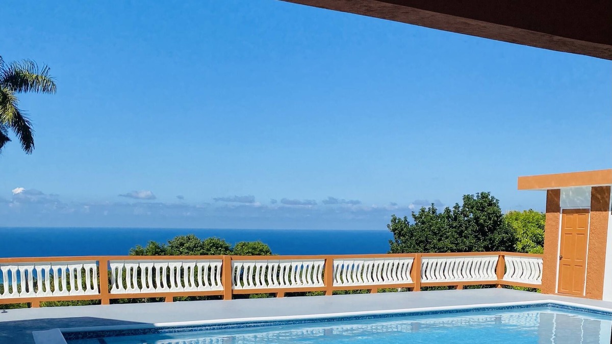IronShore Estates Cottage | Vila Solstice Montego Bay. Spectacular sunsets, ocean view.