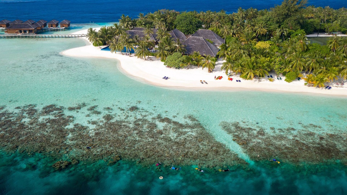 Vilamendhoo Island Resort | Vilamendhoo Island Resort & Spa