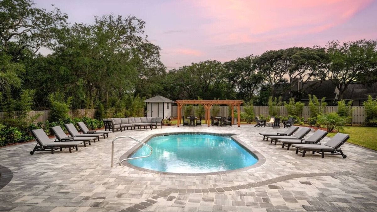 Vilano Beach House | Vilano Rose Slps 24, 6Bds/5 Bths, Pool, Wlk to Beach, Golf, Pets, Hot Tub