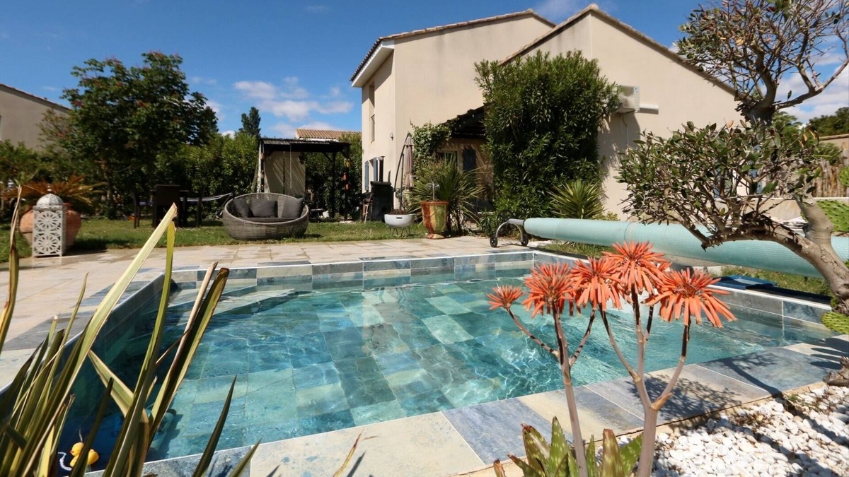 Saint-Saturnin-les-Avignon Villa | Villa with swimming pools, south of france, 6 people