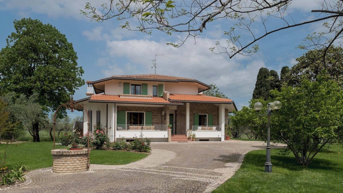 San Giovanni In Marignano Villa | Villa in the green, perfect for visiting Marche and Romagna, sea and hills.
