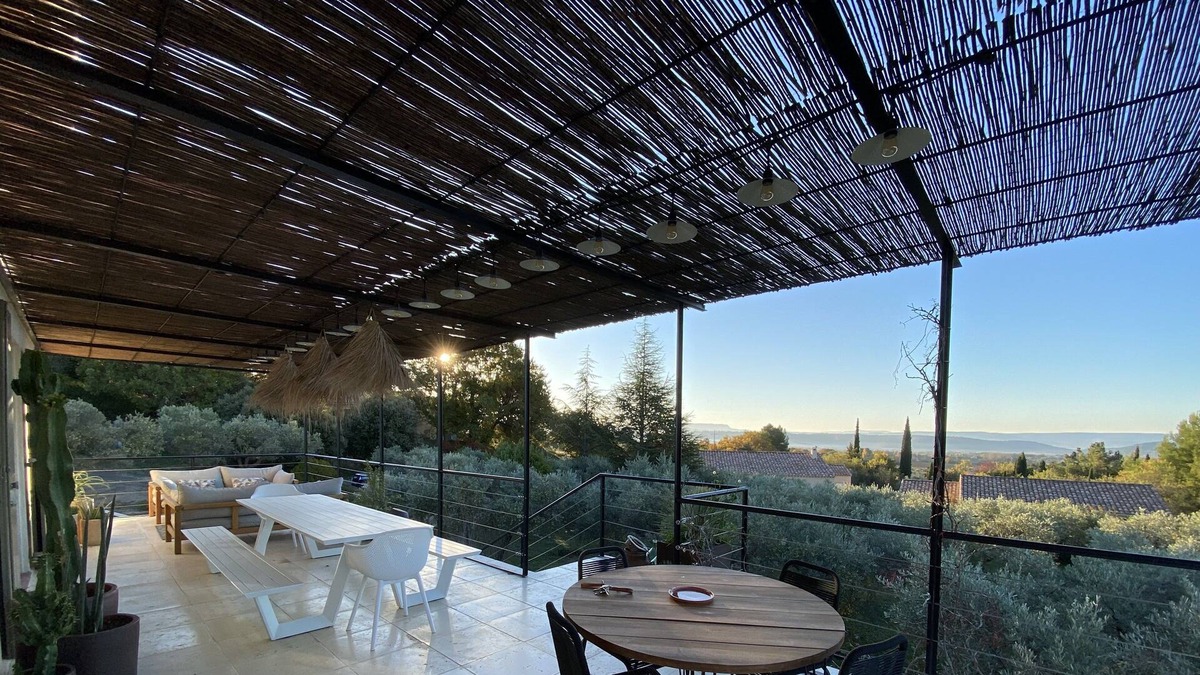 Cucuron Villa | Villa 10 minutes walk from the village, beautiful view, heated pool