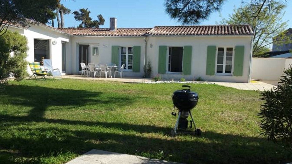 Le Bois-Plage-en-Re House | Villa - 10 People - 4 Bedrooms - Wifi - Garden - Beach - Seaside