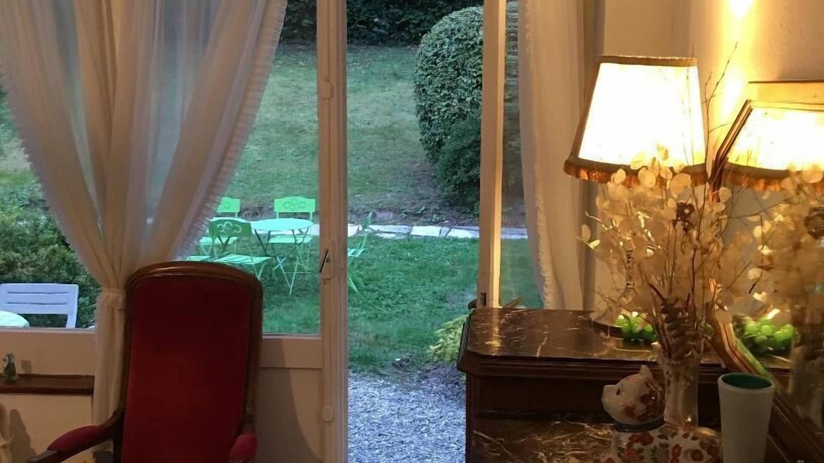 Les Eaux-Vives House | Villa 100 m2 with garden in the heart of Geneva, 6 guests, free parking