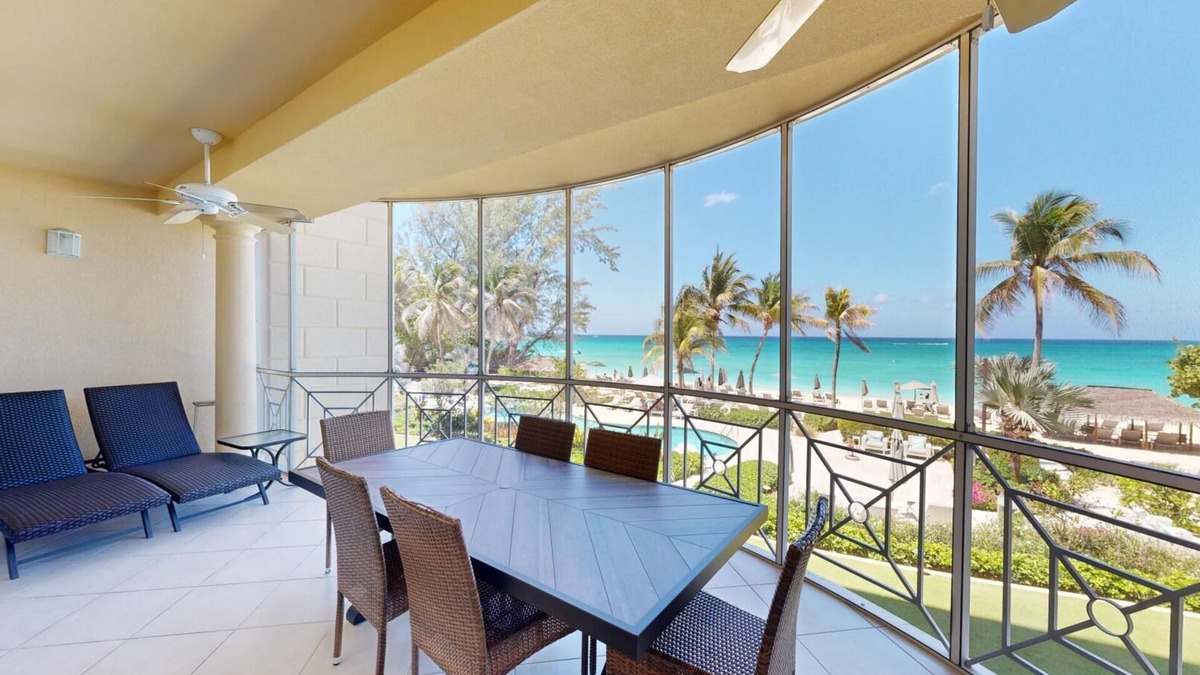 Seven Mile Beach Villa | Villa 11, Second floor, 3 bedroom, 3 bathroom, oceanfront, fully equipped.